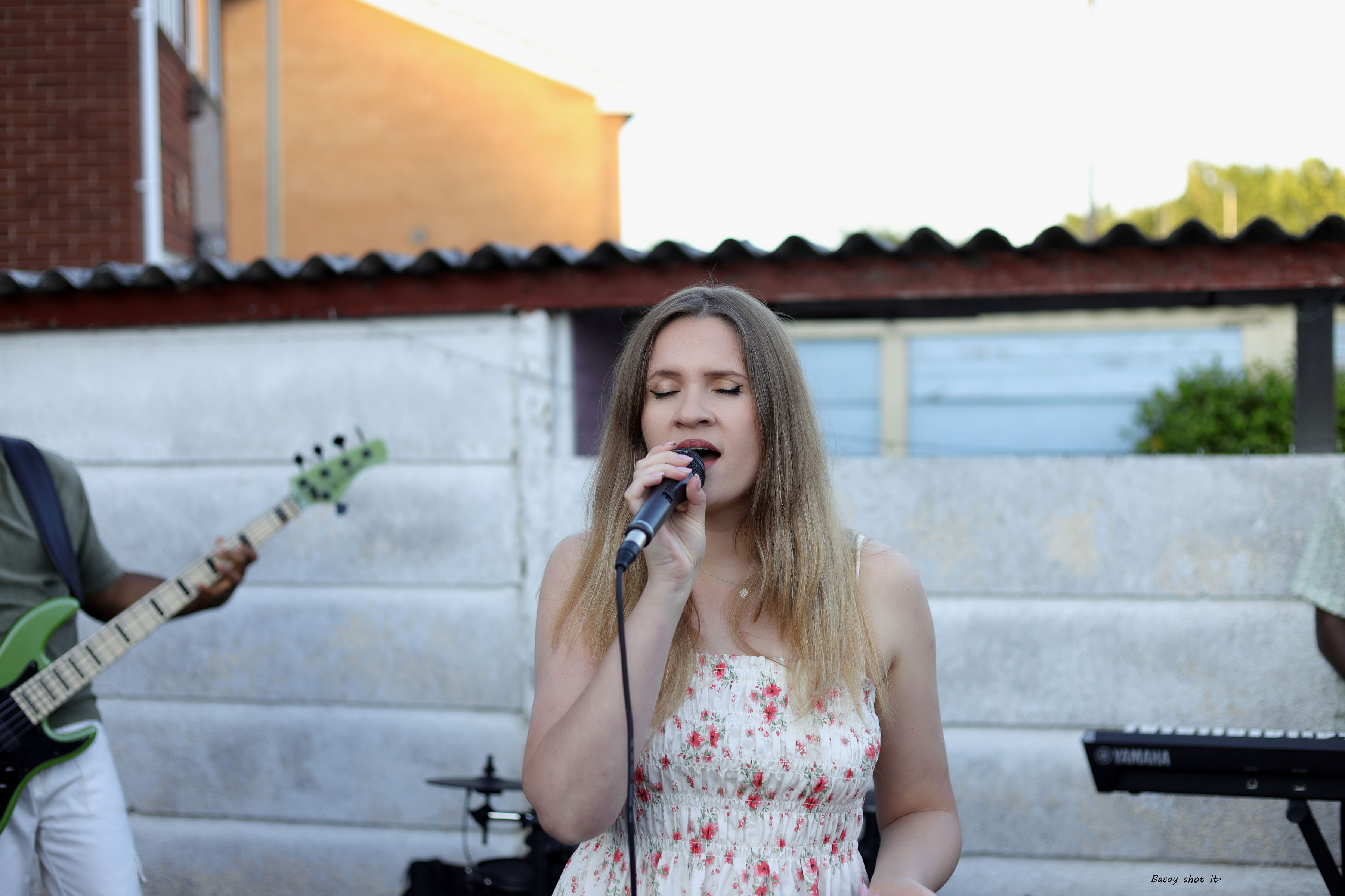 Sugar & Honey Music performing at wedding ceremony